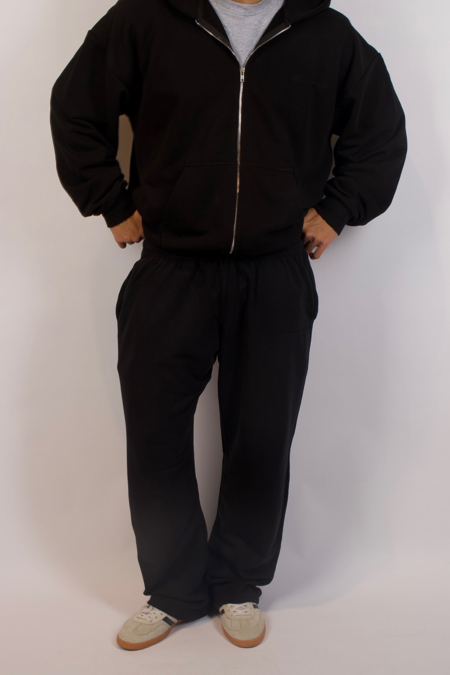 Open Leg Sweatpants - Black